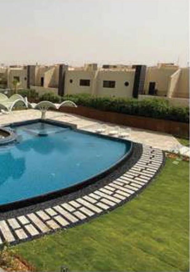 Villa pool & fountain landscaping